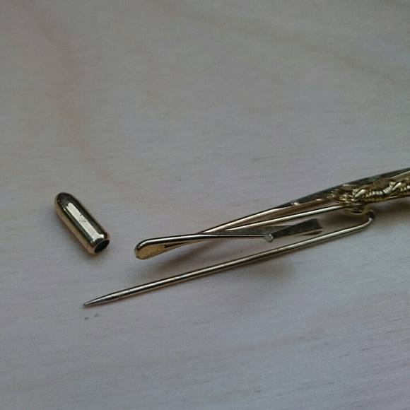 Cattail Plant Pin🌾 - Picture 2 of 4